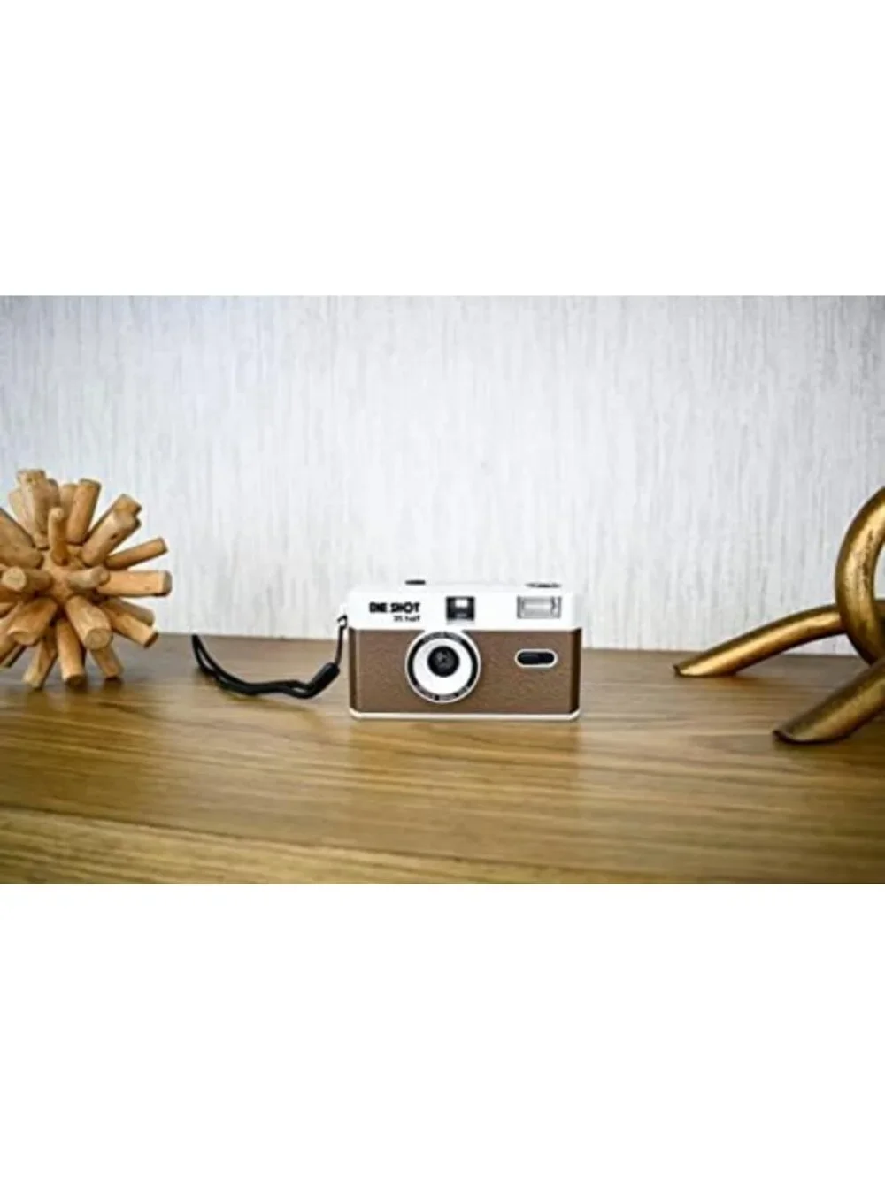 Reusable Retro 35mm Point and Shoot Camera with Built-in Flash & Film Included